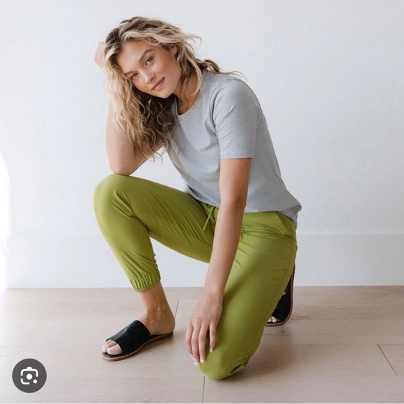 Albion fit jetsetters in Snap pea size XS - Picture 2 of 7